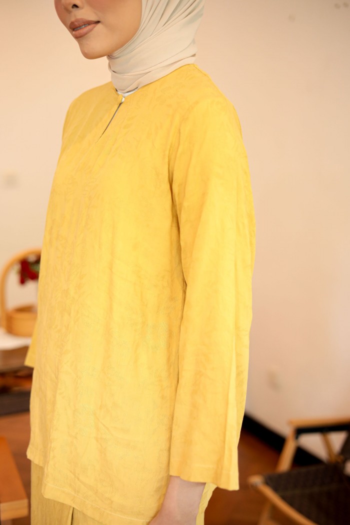 LEIA IN GOLDENROD