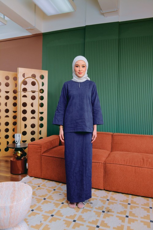 AELIS IN MIDNIGHT BLU
