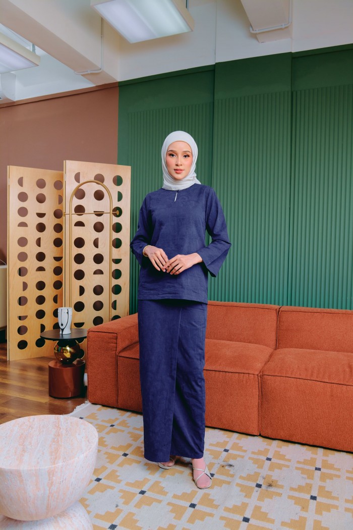 AELIS IN MIDNIGHT BLU