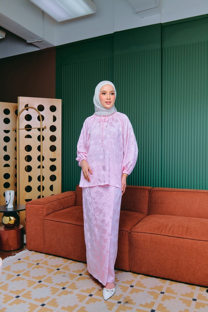 STELLA PINK