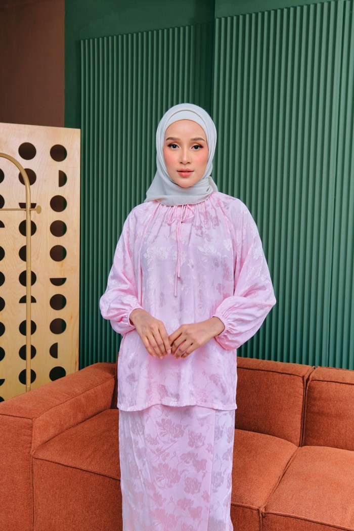 STELLA PINK